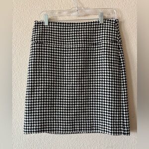 Talbots Wool Houndstooth Tweed‎ Plaid Black Cream Women Skirt Size 8